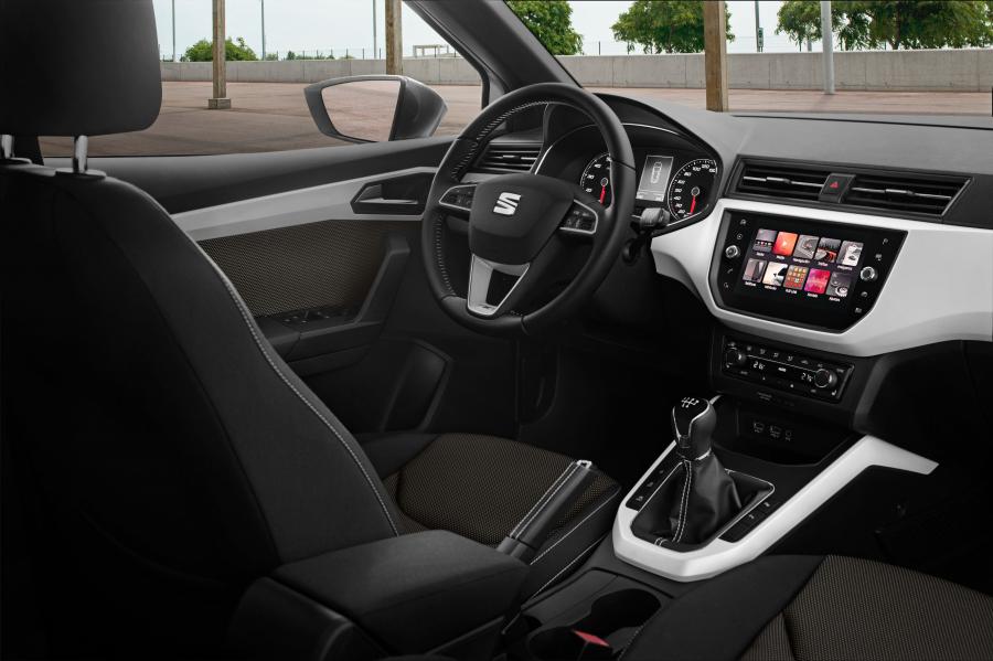 Интерьер Seat Arona Xcellence 2017 года  (WW) (фото 40 из 45)